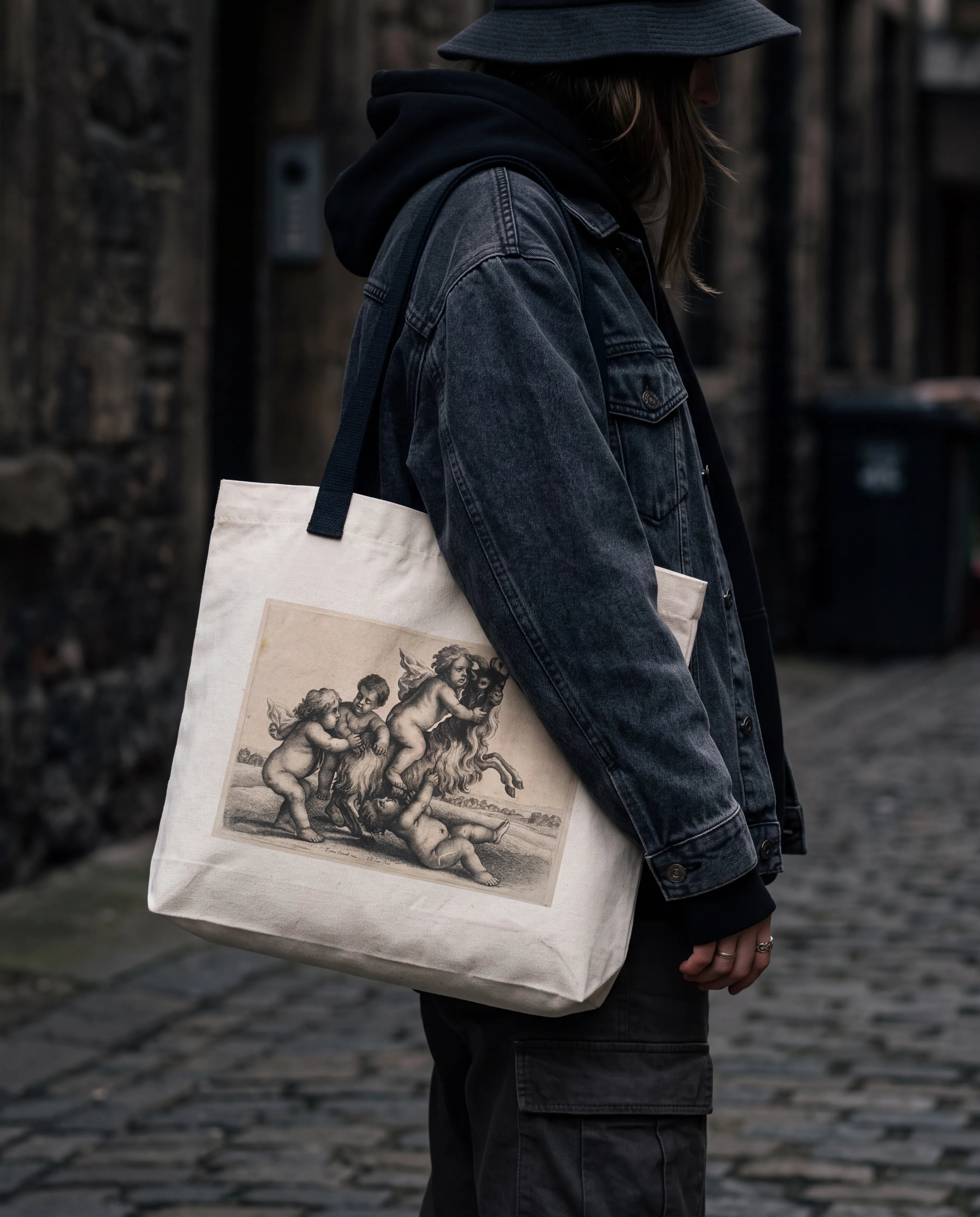 Canvas Bag with Putti and Goat Print 35*45